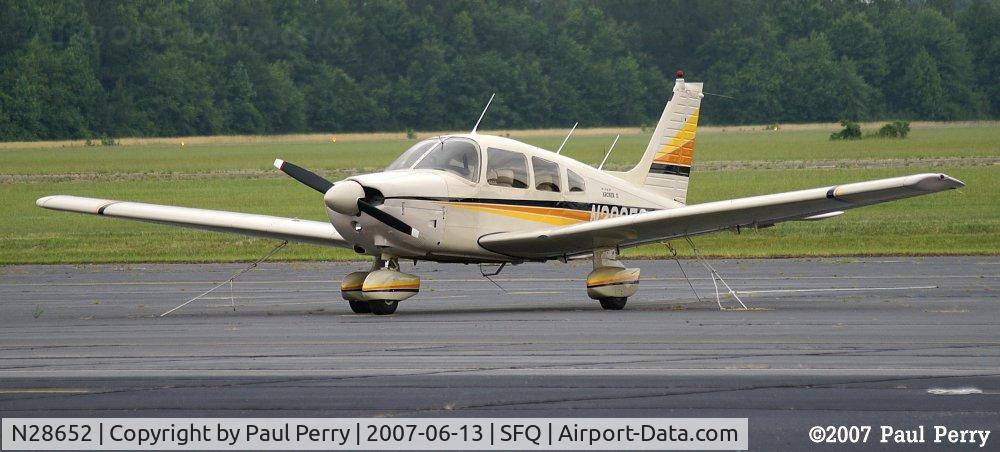 N28652, Piper PA-28-181 C/N 28-7990421, Finally caught her out of her hanger!
