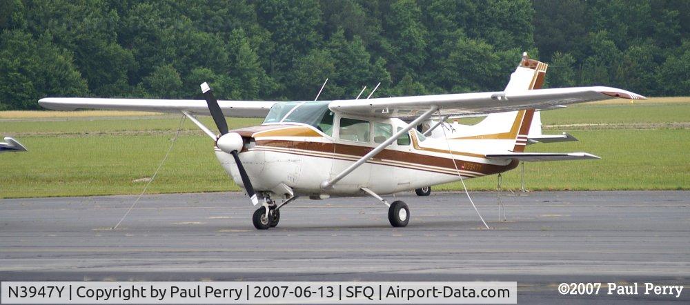 N3947Y, 1964 Cessna 210D Centurion C/N 21058447, Some of the transient traffic in the morning
