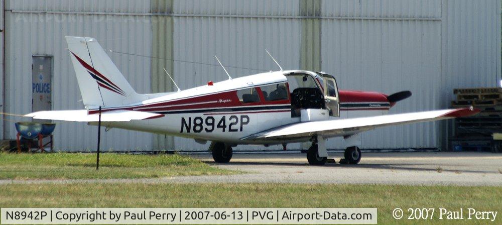 N8942P, 1966 Piper PA-24-260 C/N 24-4398, Got the door open; must be ready to get out, or get going.