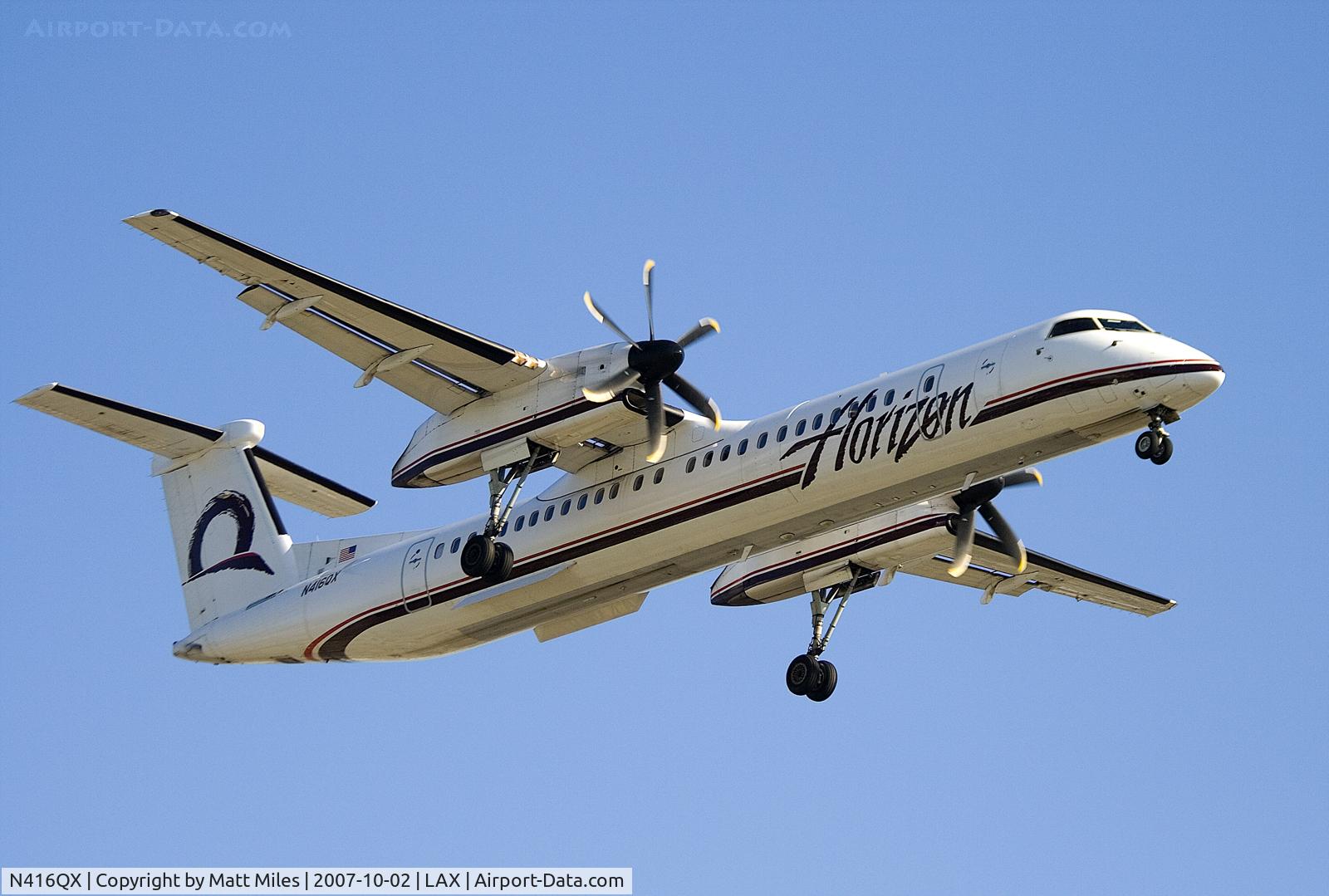 N416QX, 2001 Bombardier DHC-8-402 Dash 8 C/N 4083, Final for 25R at LAX