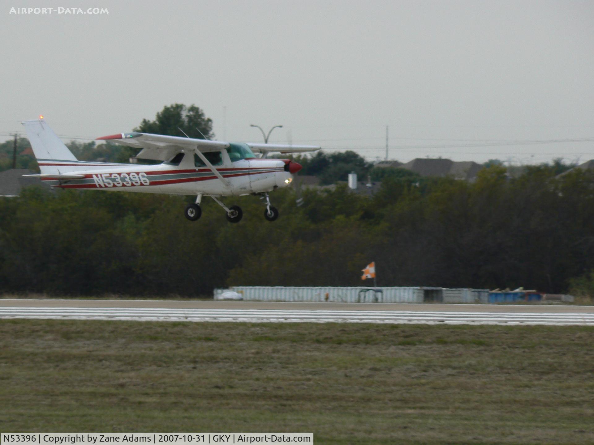 N53396, 1979 Cessna 152 C/N 15283543, Landing at Arlington Muni