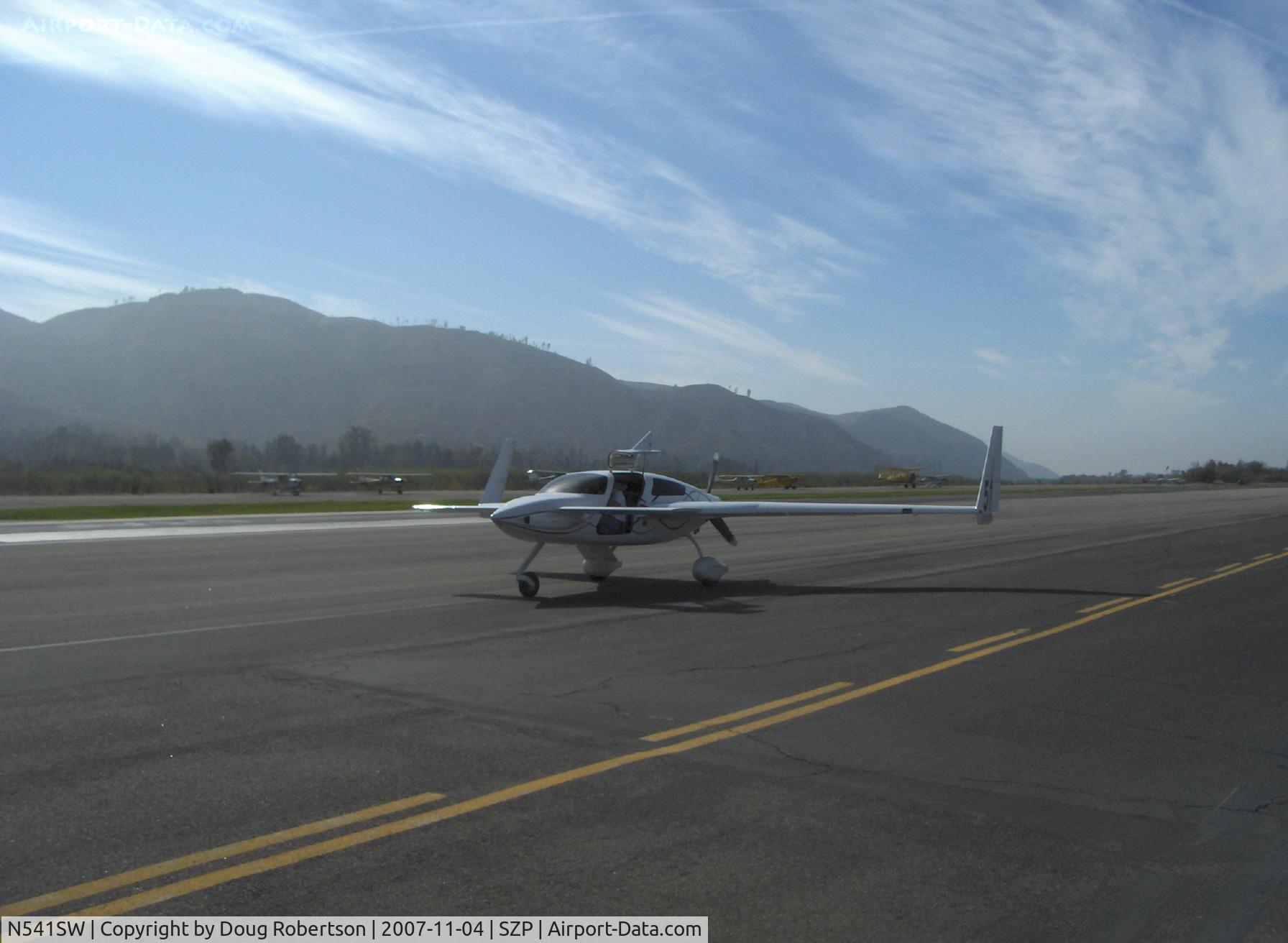 N541SW, 2006 Velocity Velocity SW-1 C/N 406, 2006 Schoorl/Woolston SW-1 VELOCITY XL four place canard, Continental IO-550-N 310 Hp pusher, taxi