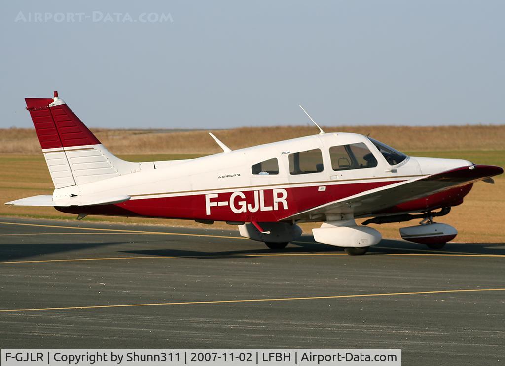 F-GJLR, Piper PA-28-161 Warrior II C/N 28-7916231, Parked at the Airclub
