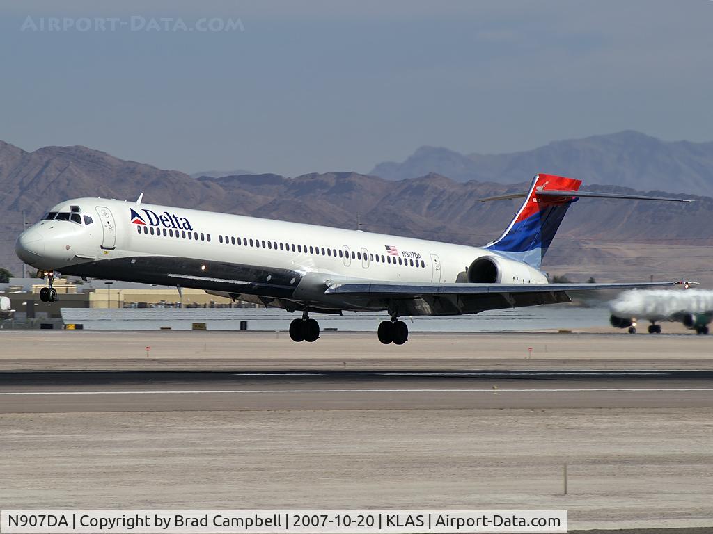 N907DA, 1995 McDonnell Douglas MD-90-30 C/N 53387, Delta Airlines / 1995 Mcdonnell Douglas MD-90-30