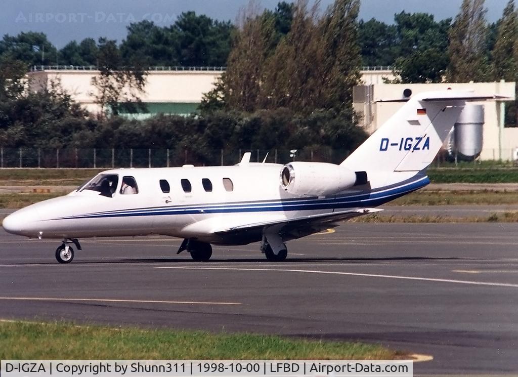 D-IGZA, 1998 Cessna 525 CitationJet C/N 525-0260, Ready for departure