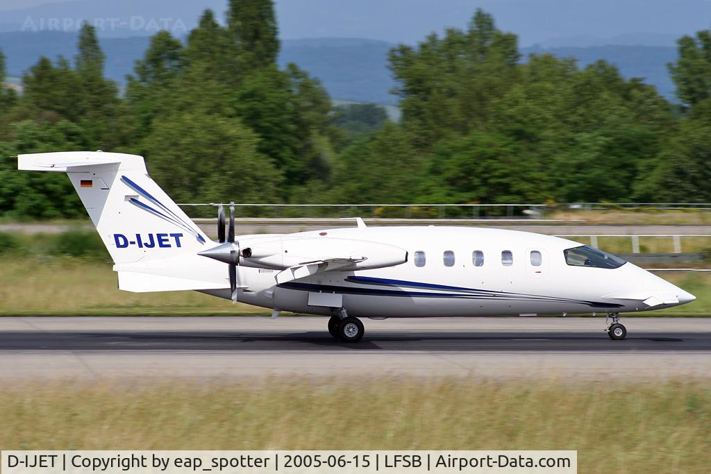 D-IJET, 2002 Piaggio P-180 Avanti C/N 1056, departing rwy 16