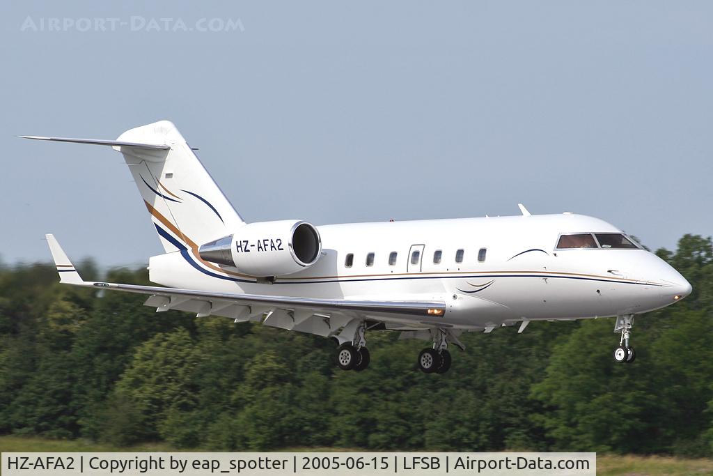 HZ-AFA2, Canadair Challenger 604 (CL-600-2B16) C/N 5320, landing on runway 16