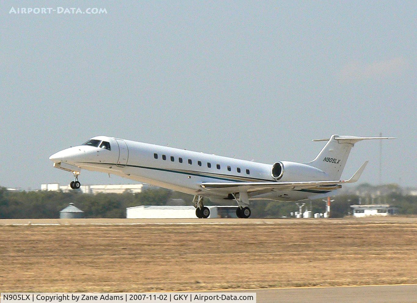 N905LX, 2004 Embraer ERJ-135BJ Legacy C/N 145775, Takeoff from Arlington Municipal