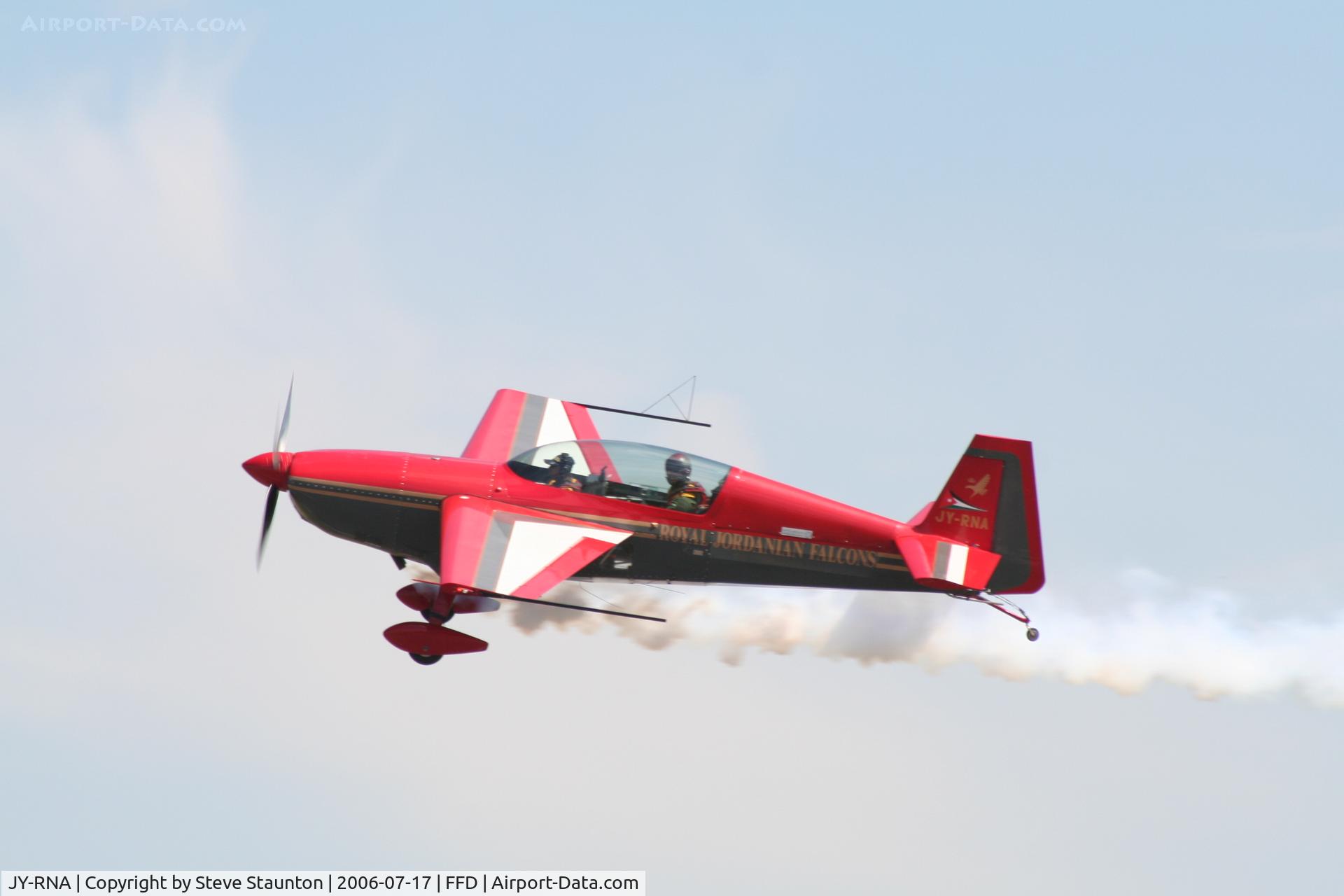 JY-RNA, Extra EA-300L C/N 036, Royal International Air Tattoo 2006