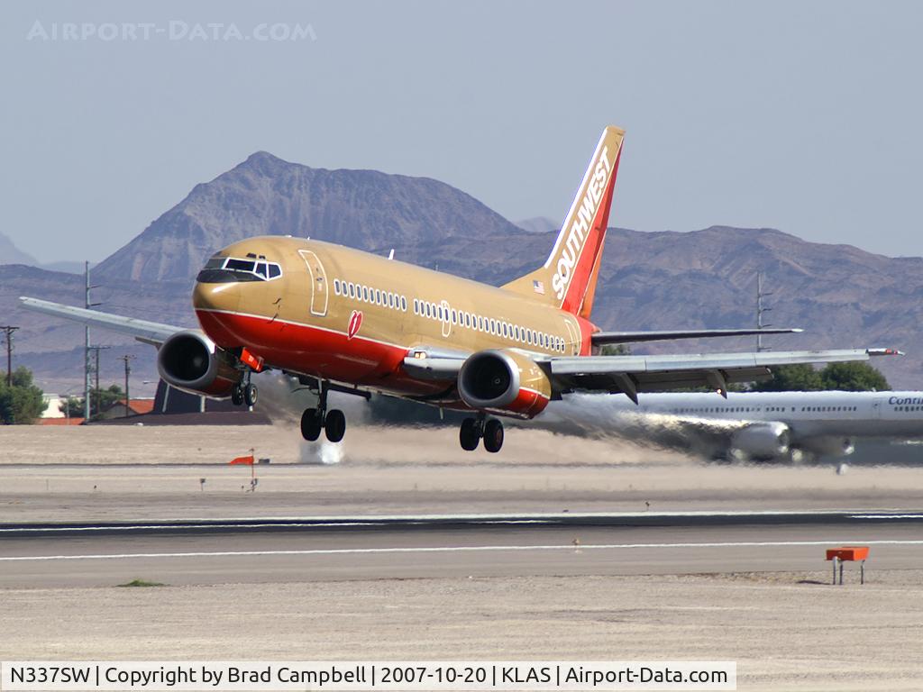 N337SW, 1988 Boeing 737-3H4 C/N 23959, Southwest Airlines / 1988 Boeing 737-3H4