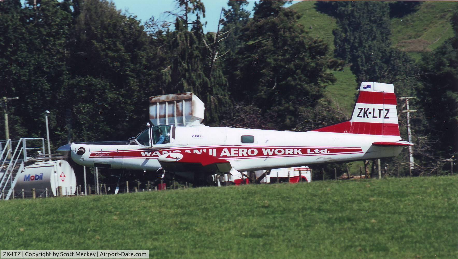 ZK-LTZ, 2000 Pacific Aerospace Cresco 08-600 C/N 026, ZK-LTZ being loaded at Mangaonoha