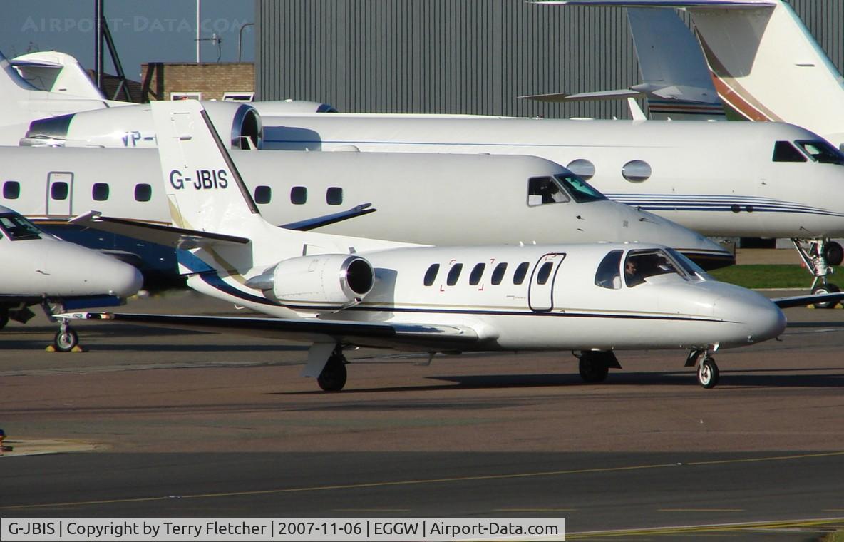 G-JBIS, 1982 Cessna 550 Citation Bravo C/N 550-0447, Citation 550 on the busy Luton Ramp