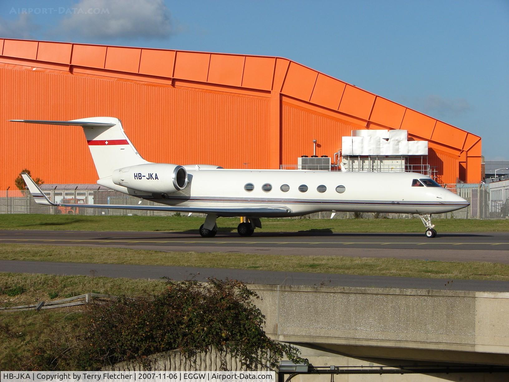 HB-JKA, 1998 Gulfstream Aerospace GV C/N 554, Swiss G5 at Luton
