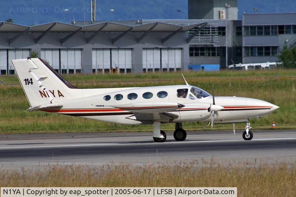 N1YA, 1974 Cessna 421B Golden Eagle C/N 421B0580, lining up rwy 16