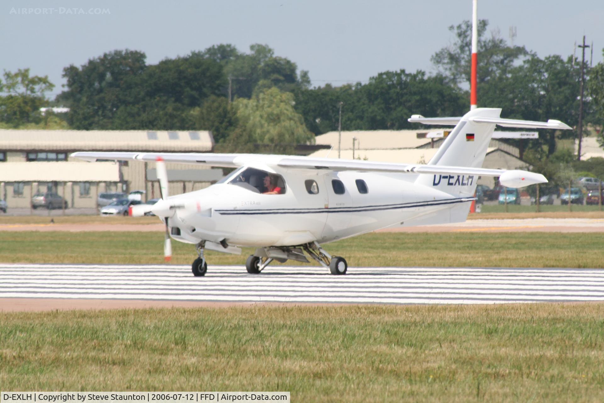 D-EXLH, 2000 Extra EA-400 C/N 06, Royal International Air Tattoo 2006