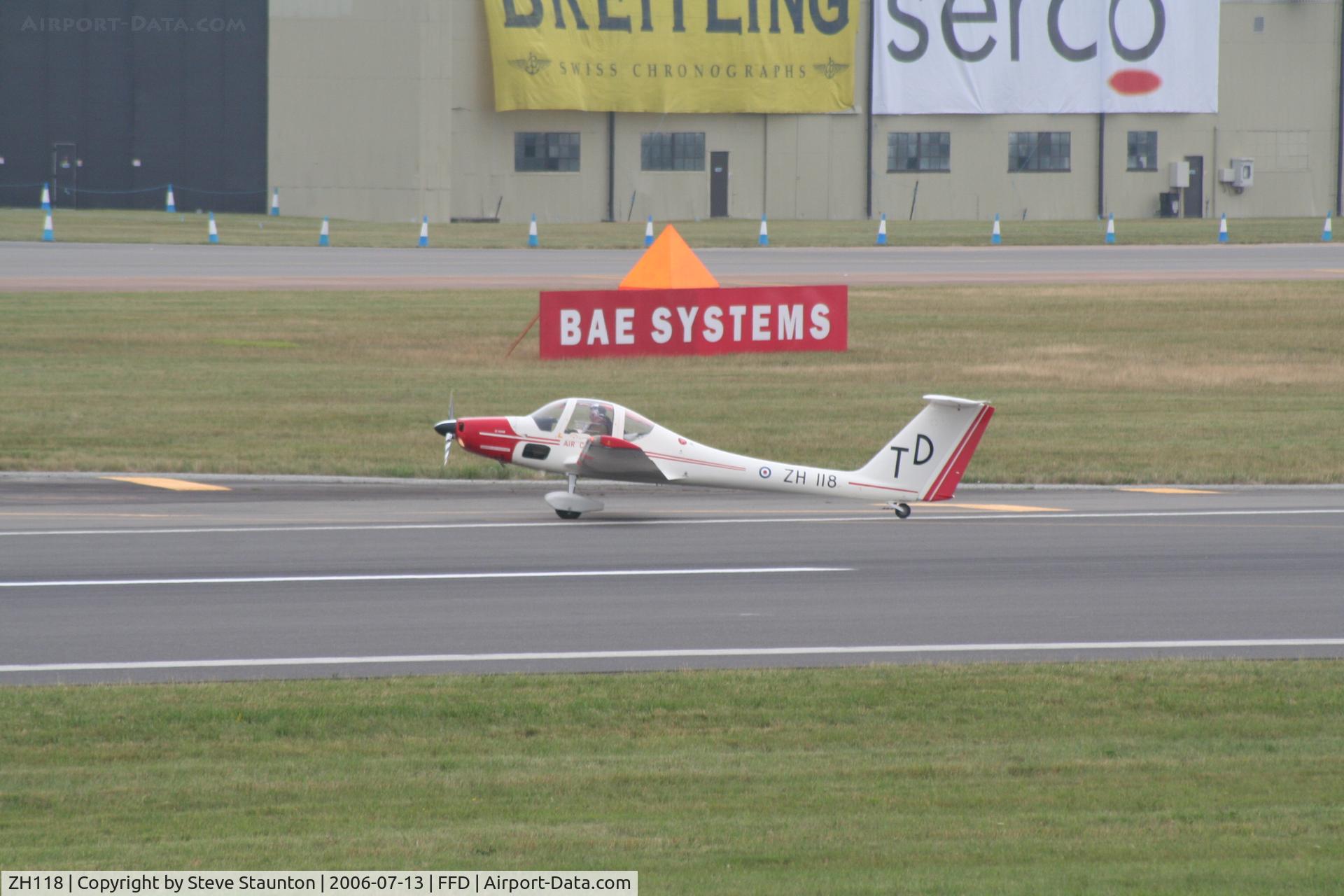 ZH118, Grob G-109B Vigilant T1 C/N 6507, Royal International Air Tattoo 2006