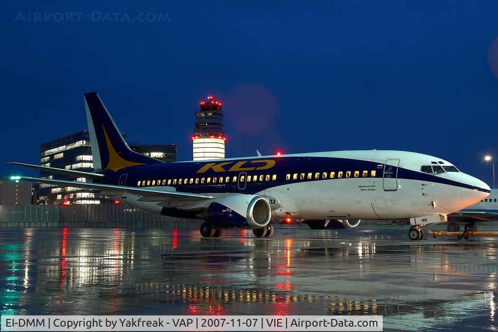 EI-DMM, 1989 Boeing 737-33A C/N 24092, KD Avia Boeing 737-300 - reflection