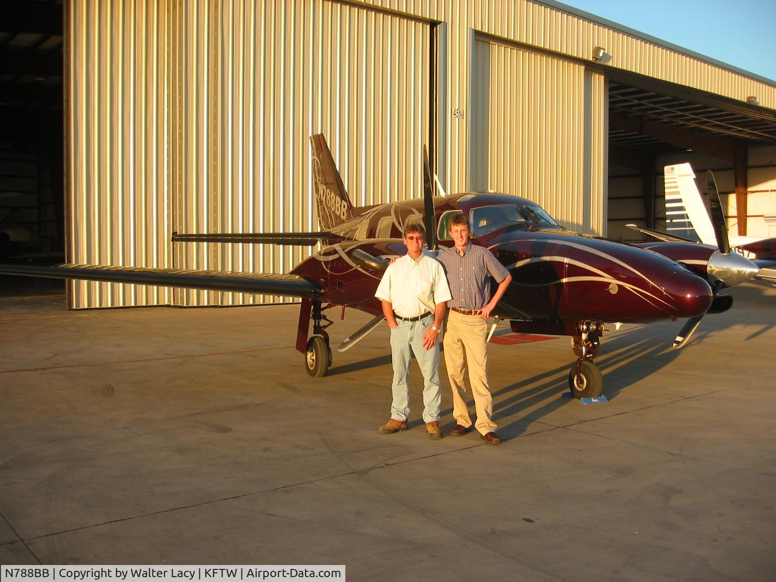 N788BB, 1976 Piper PA-31T Cheyenne C/N 31T-7620051, Leonard and I, waiting for Eddie in Fort Worth
