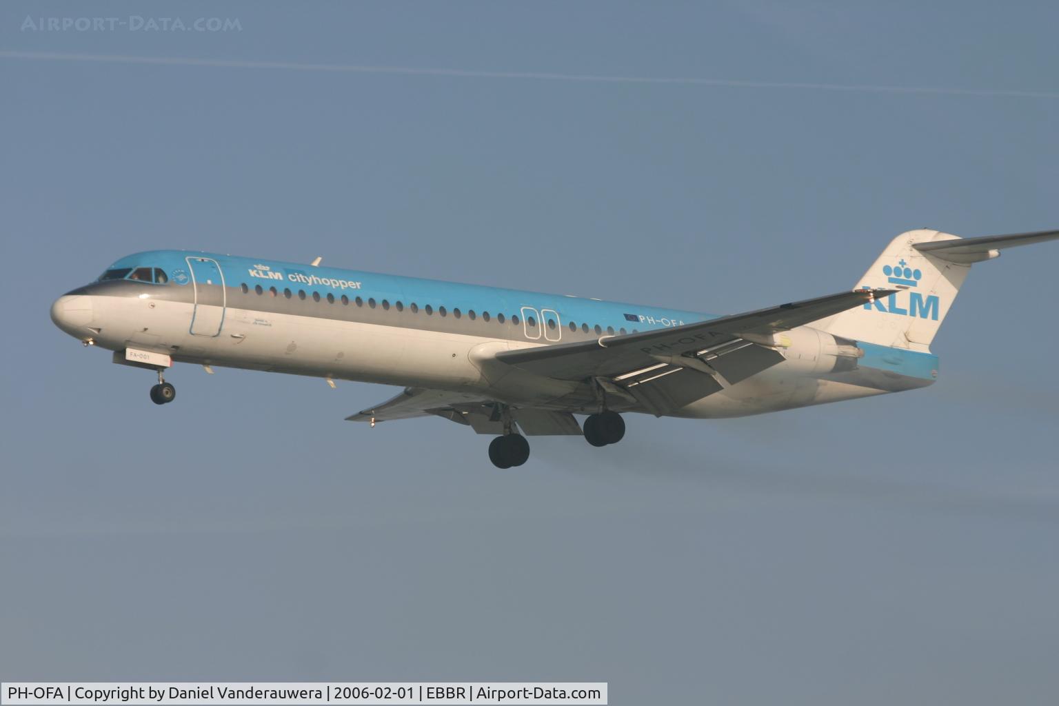 PH-OFA, 1988 Fokker 100 (F-28-0100) C/N 11246, arrival of flight KL1723 to rwy 25L