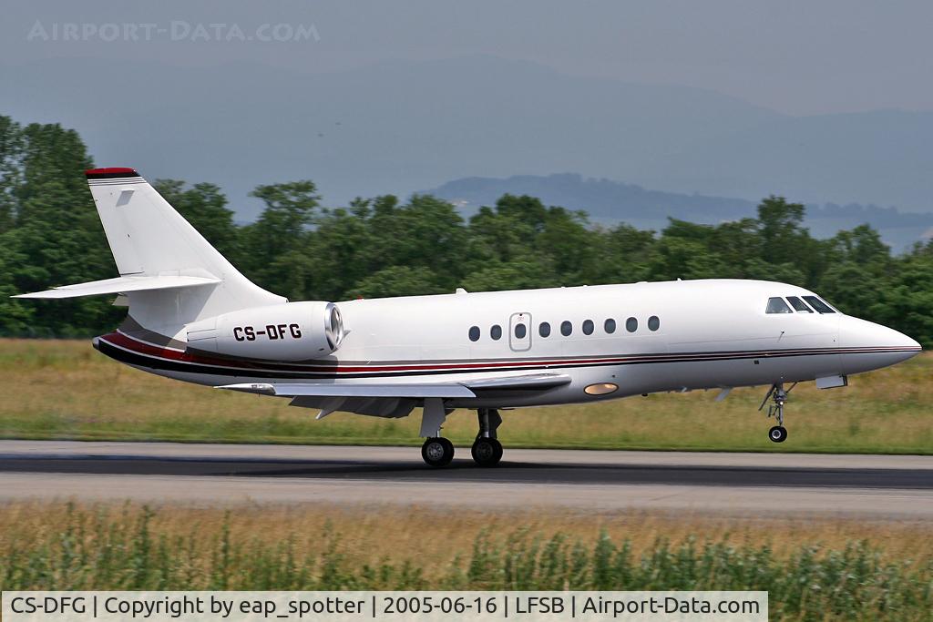 CS-DFG, 2004 Dassault Falcon 2000EX C/N 44, Falcon 2000EX landing on rwy 16