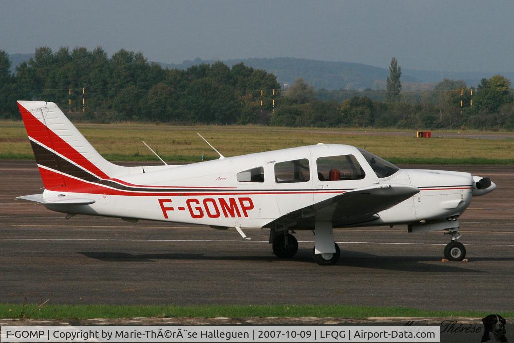 F-GOMP, Piper PA-28R-201 Cherokee Arrow III C/N 28-44001, Piper PA28 R201