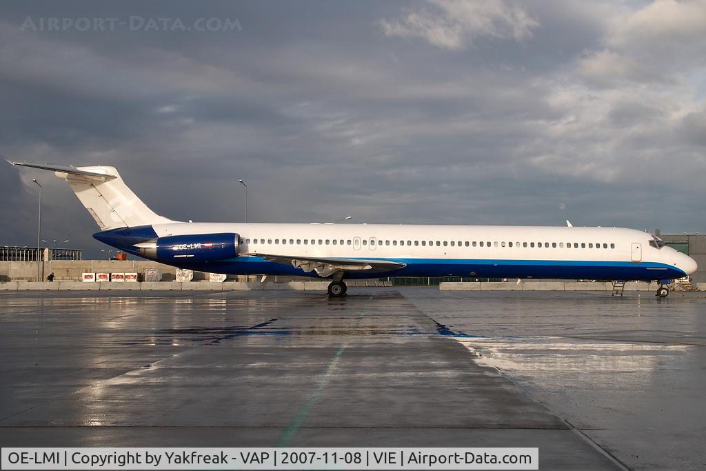 OE-LMI, 1988 McDonnell Douglas MD-83 (DC-9-83) C/N 49823, Mapjets MD80
