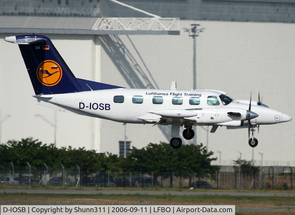 D-IOSB, 1987 Piper PA-42-720 Cheyenne IIIA C/N 42-5501042, Landing rwy 14R