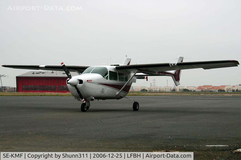 SE-KMF, Cessna 337 Super Skymaster C/N Not found SE-KMF, Parked at LRH...