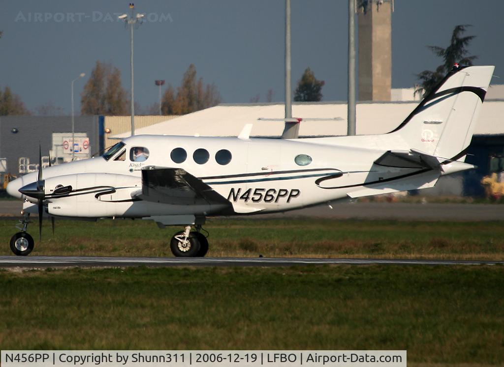 N456PP, 2004 Raytheon C90A King Air C/N LJ-1699, Line up rwy 32R for departure