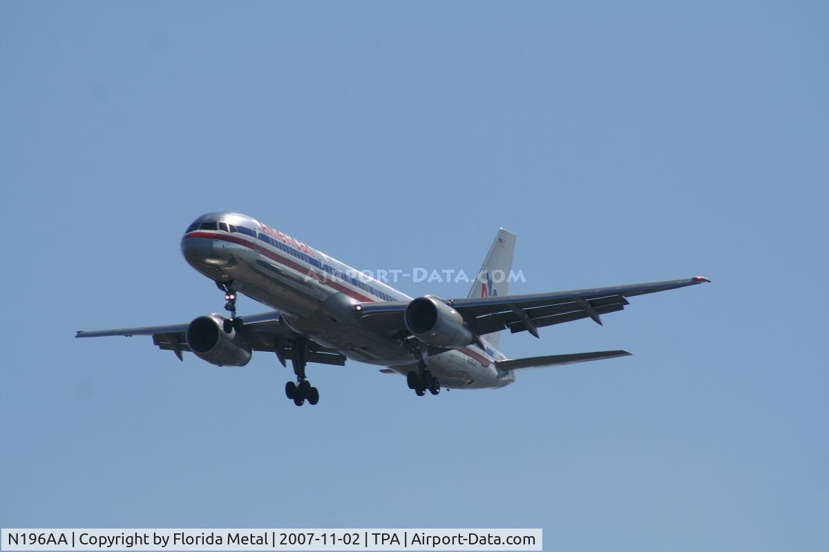 N196AA, 2001 Boeing 757-223 C/N 32390, American