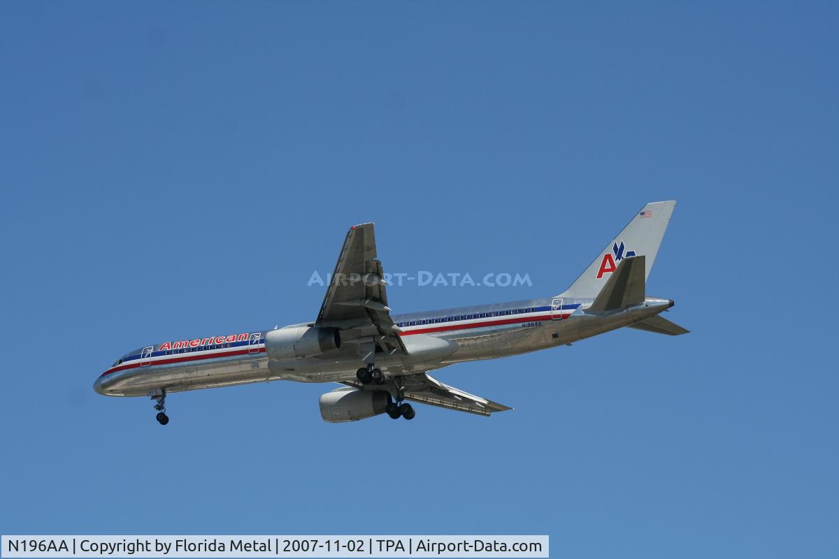 N196AA, 2001 Boeing 757-223 C/N 32390, American