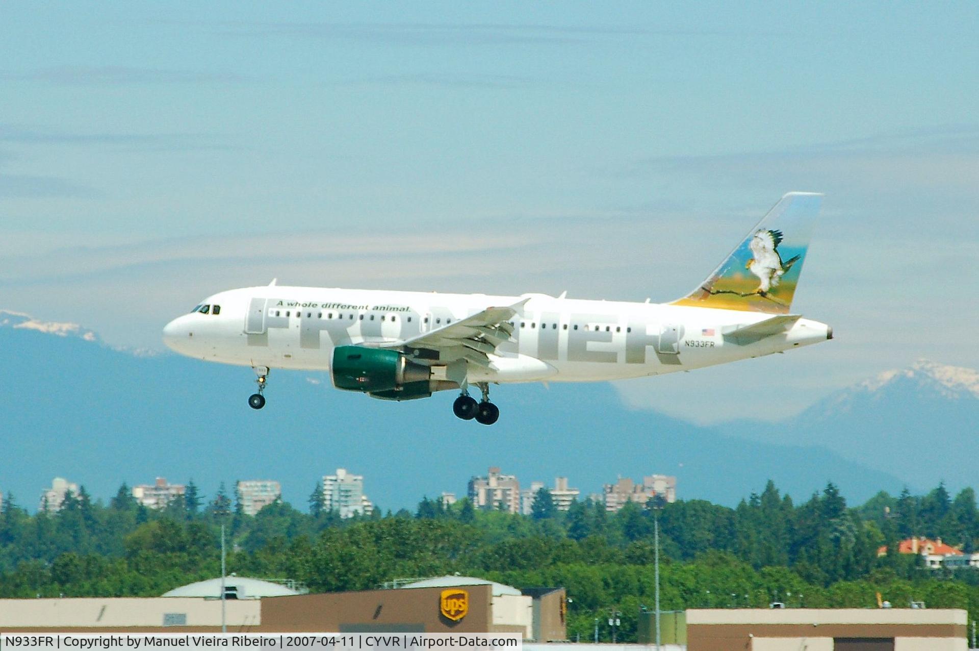 N933FR, 2004 Airbus A319-111 C/N 2260, arriving from Denver