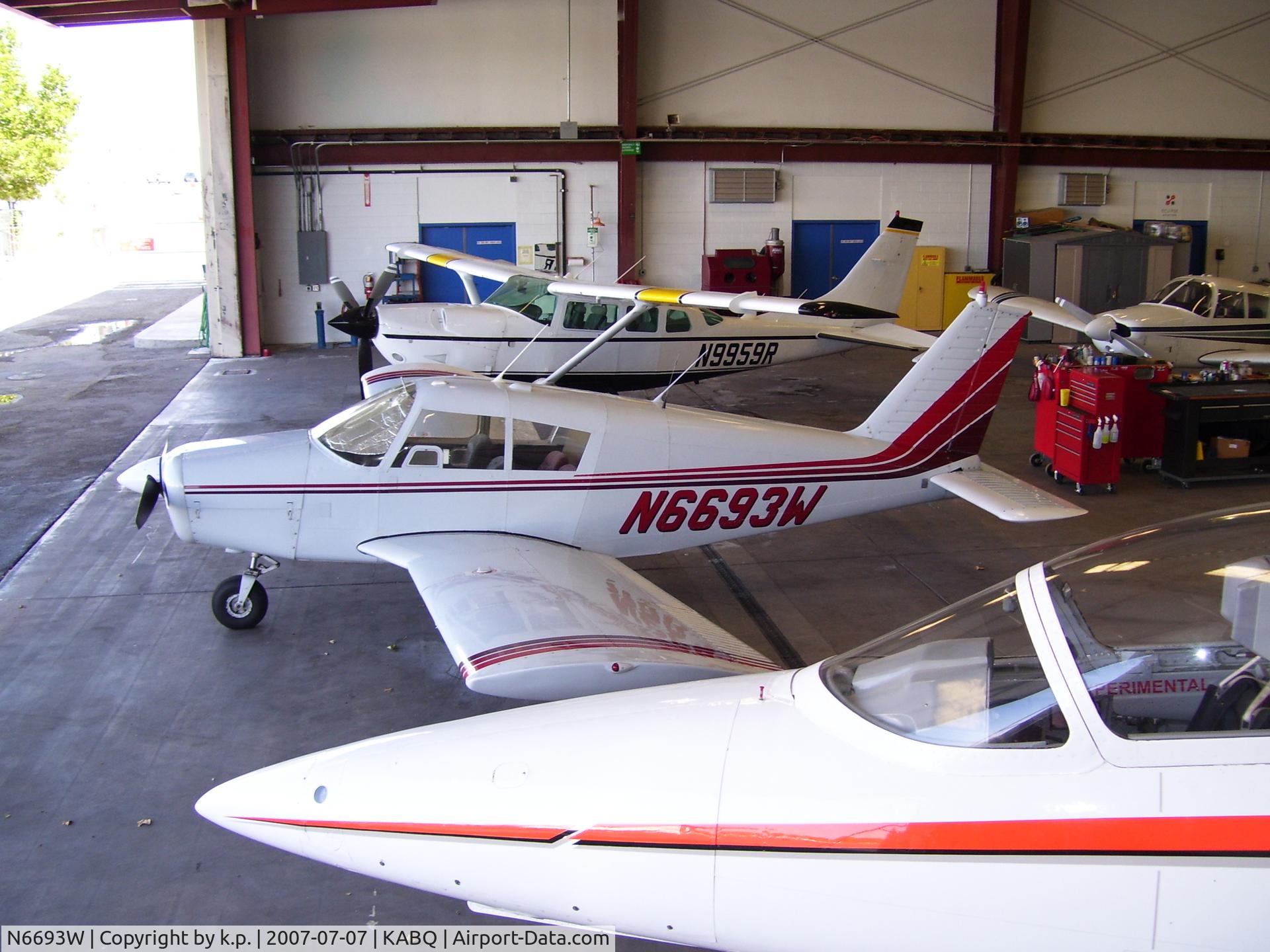 N6693W, 1965 Piper PA-28-140 Cherokee C/N 28-21284, 6693W