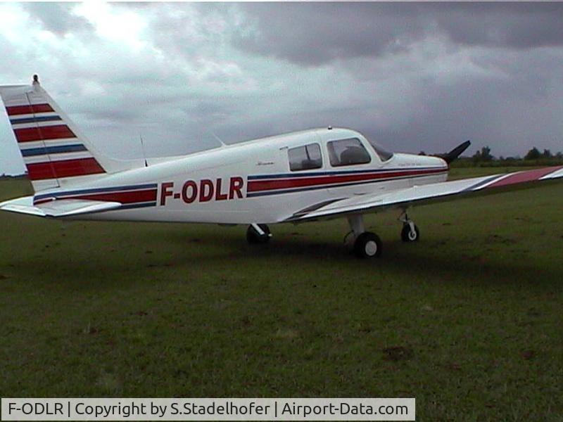 F-ODLR, Piper PA-28-161 Warrior II C/N 2841153, auf der Komoren Insel Mayotte