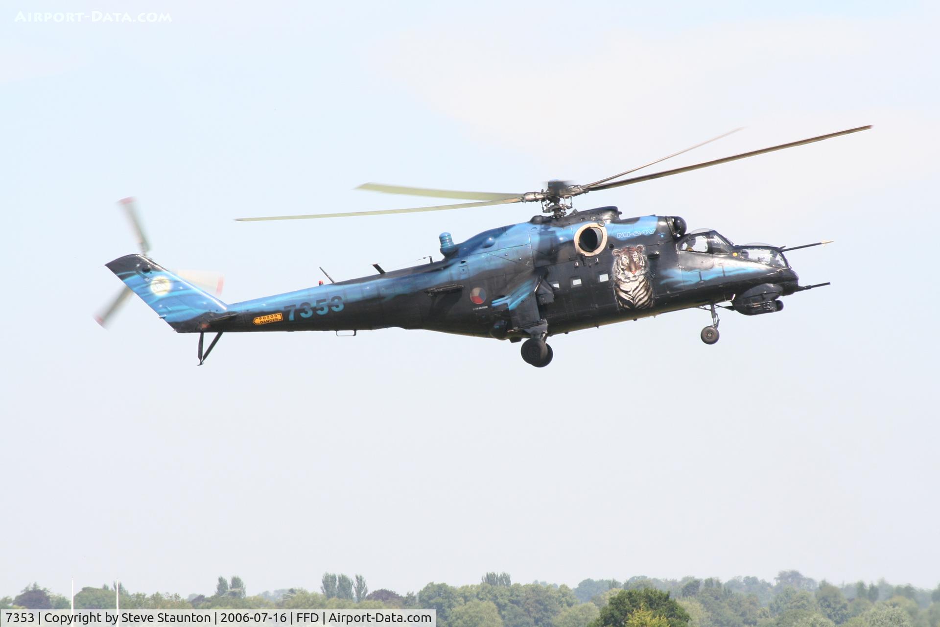 7353, Mil Mi-24V Hind E C/N 087353, Royal International Air Tattoo 2006