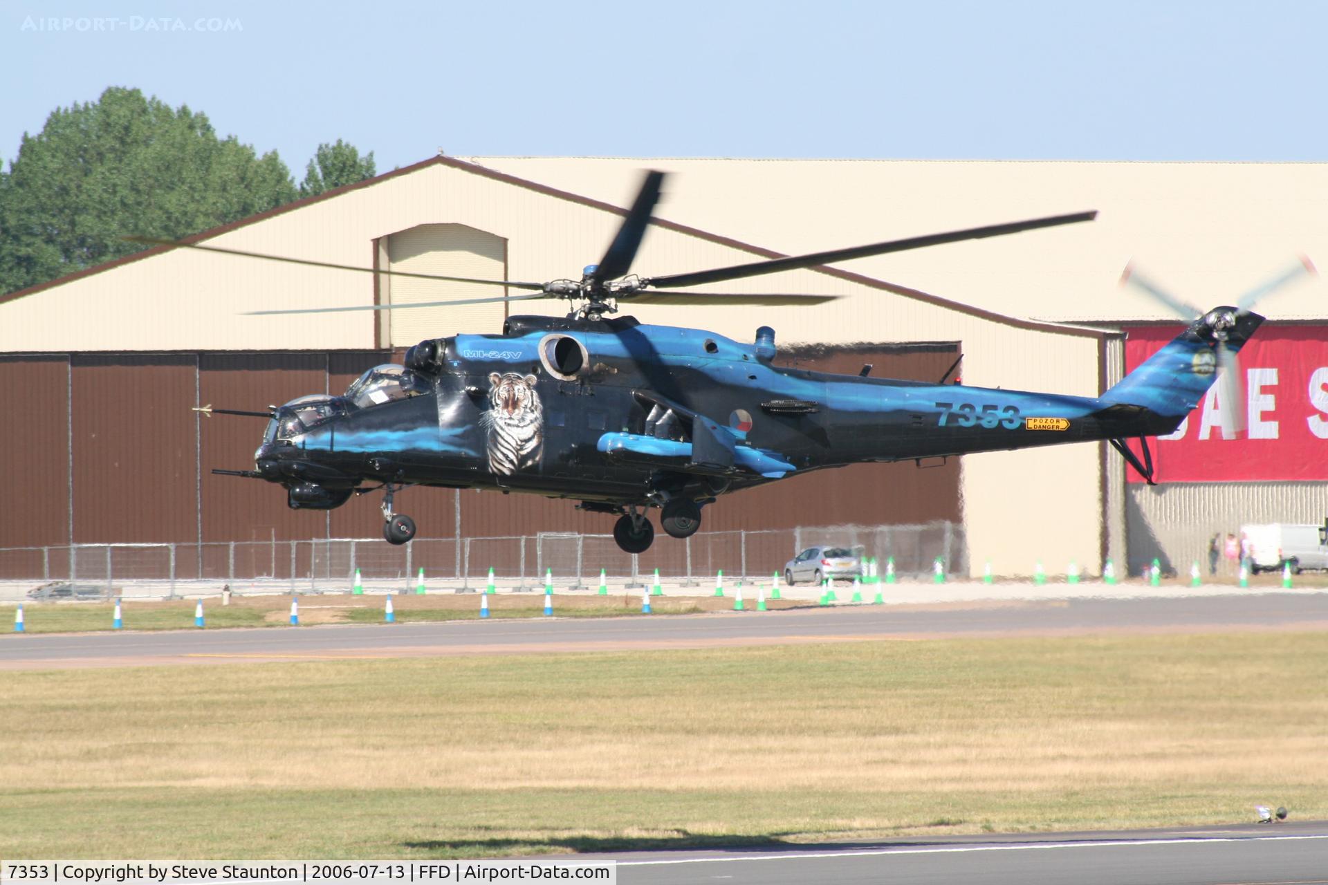 7353, Mil Mi-24V Hind E C/N 087353, Royal International Air Tattoo 2006
