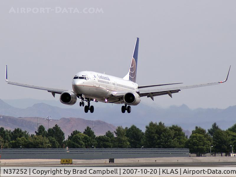 N37252, 2000 Boeing 737-824 C/N 30583, Continental Airlines / 2000 Boeing 737-824