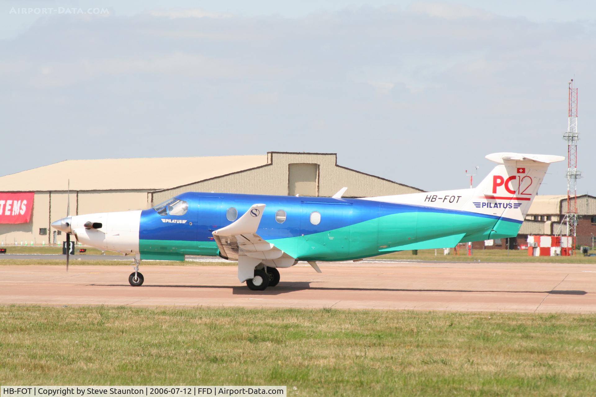HB-FOT, 1995 Pilatus PC-12/45 C/N 121, Royal International Air Tattoo 2006