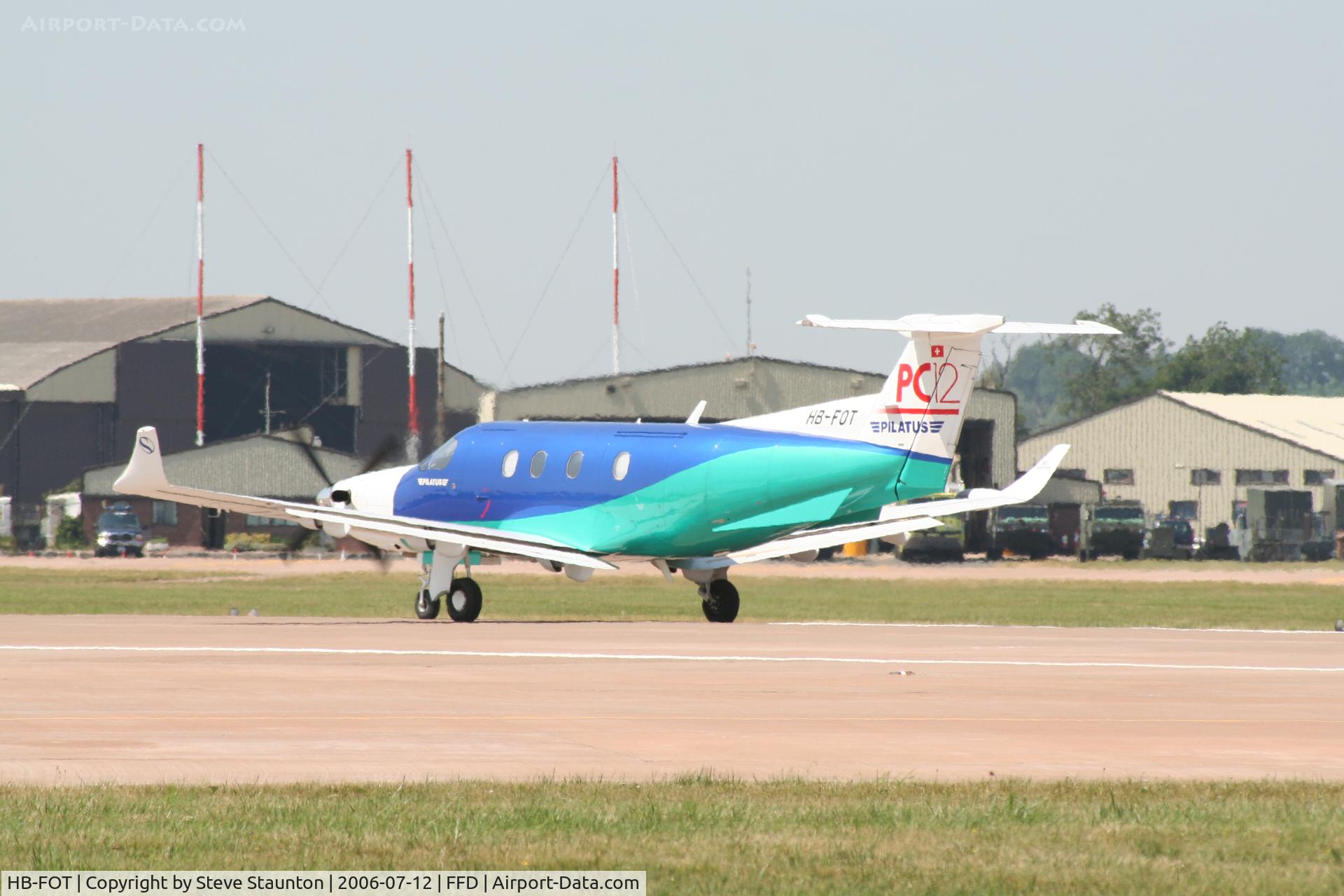 HB-FOT, 1995 Pilatus PC-12/45 C/N 121, Royal International Air Tattoo 2006