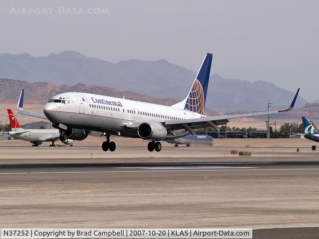N37252, 2000 Boeing 737-824 C/N 30583, Continental Airlines / 2000 Boeing 737-824