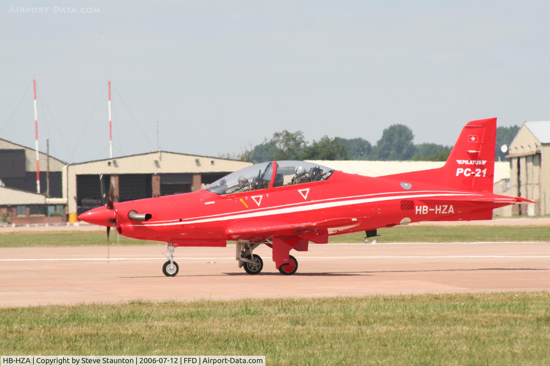 HB-HZA, 2002 Pilatus PC-21 C/N P01, Royal International Air Tattoo 2006