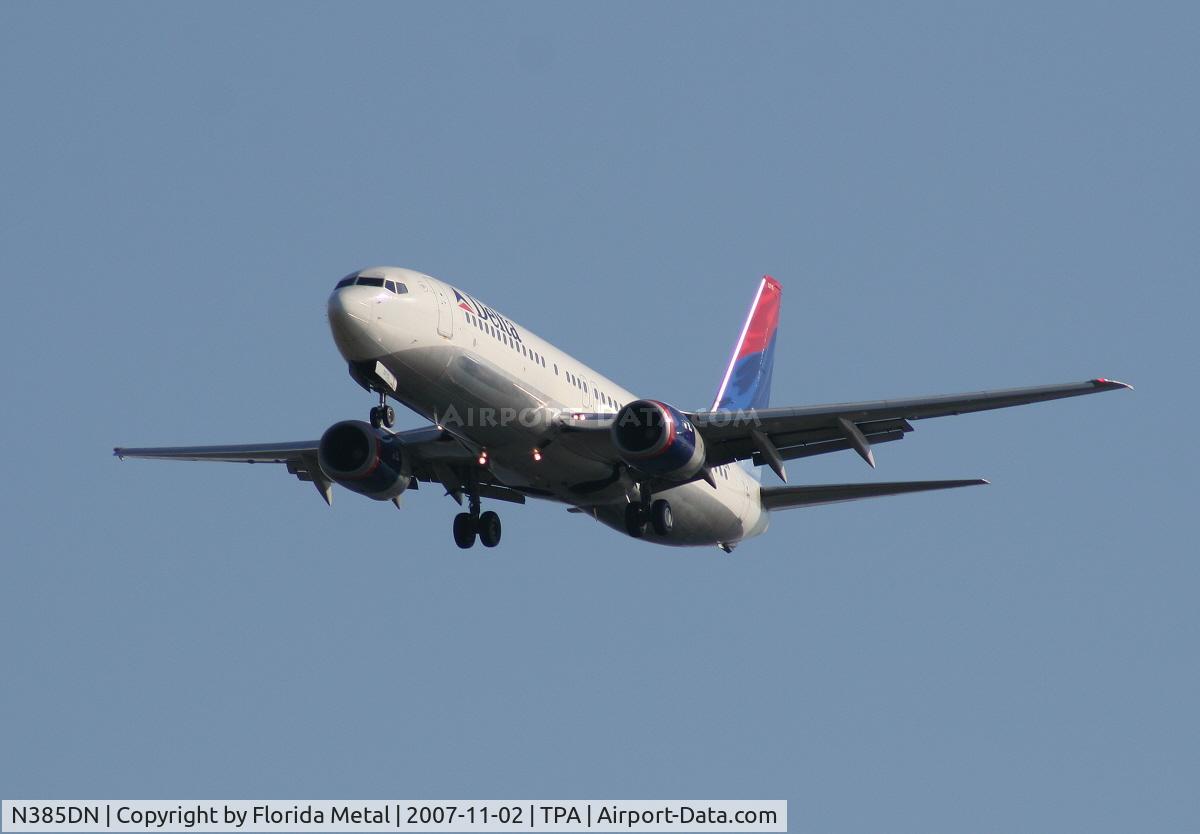 N385DN, 1999 Boeing 737-832 C/N 30348, Delta