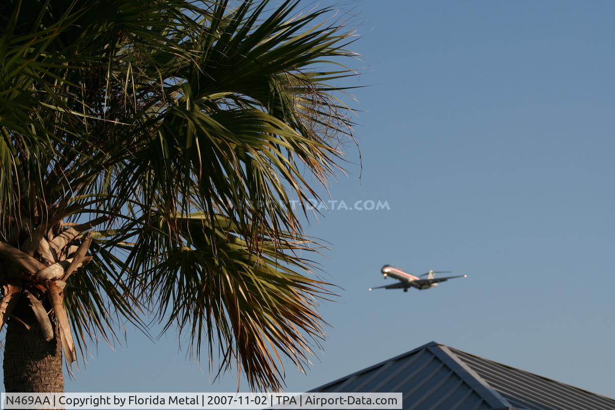 N469AA, 1988 McDonnell Douglas MD-82 (DC-9-82) C/N 49599, American