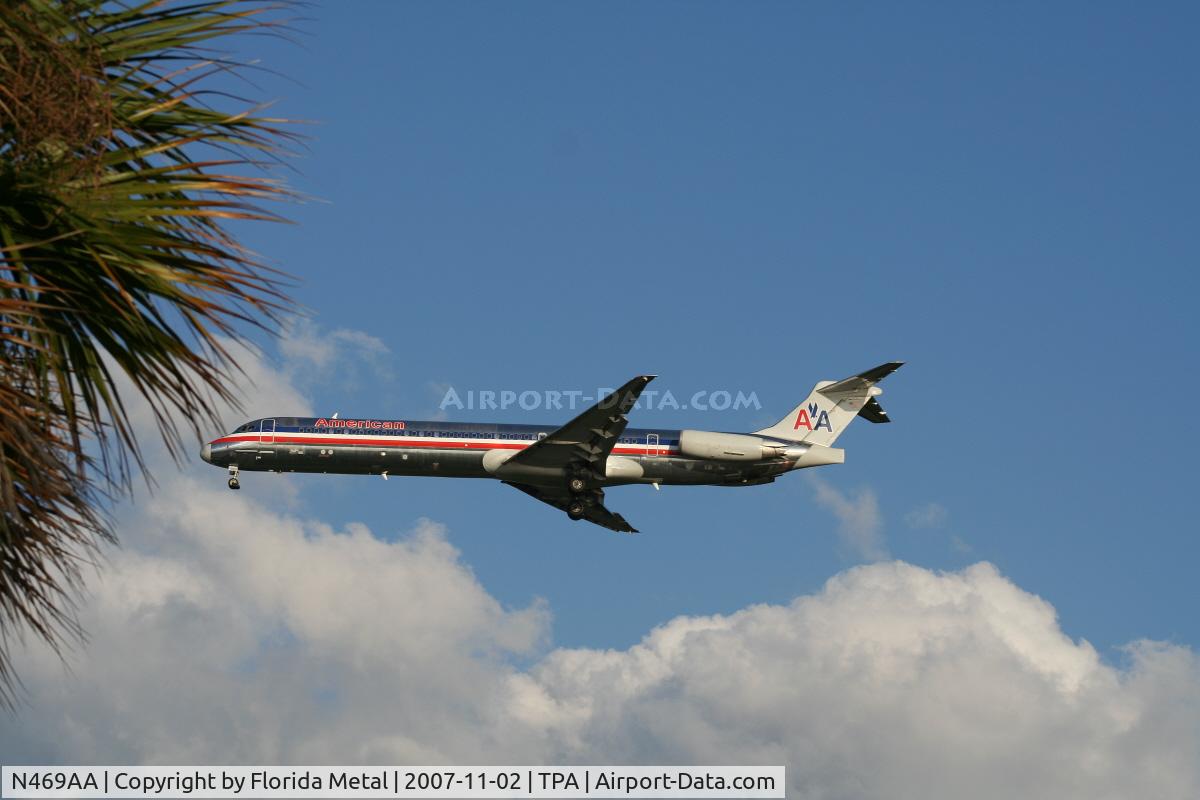 N469AA, 1988 McDonnell Douglas MD-82 (DC-9-82) C/N 49599, American