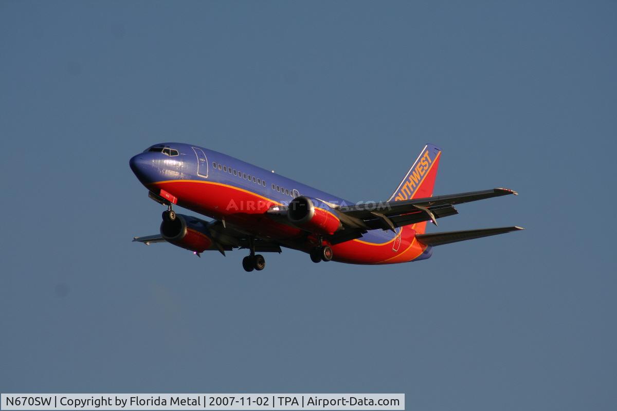 N670SW, 1988 Boeing 737-3G7 C/N 23784, Southwest