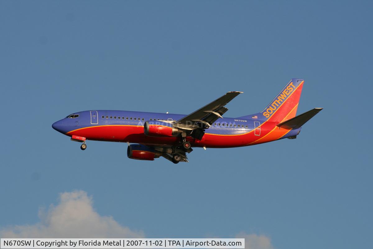 N670SW, 1988 Boeing 737-3G7 C/N 23784, Southwest
