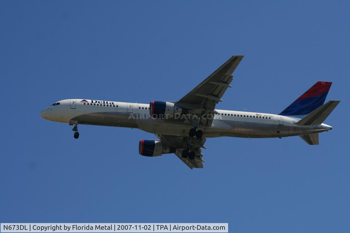 N673DL, 1992 Boeing 757-232 C/N 25978, Delta