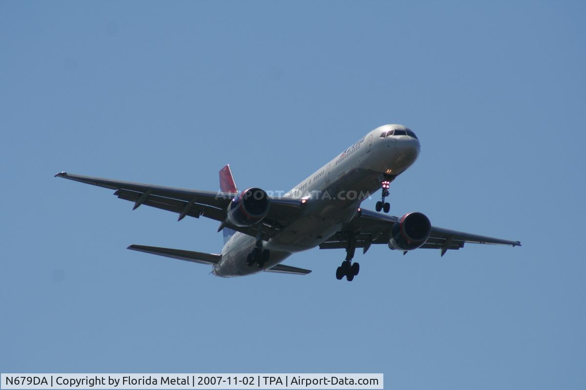 N679DA, 1992 Boeing 757-232 C/N 26955, Delta