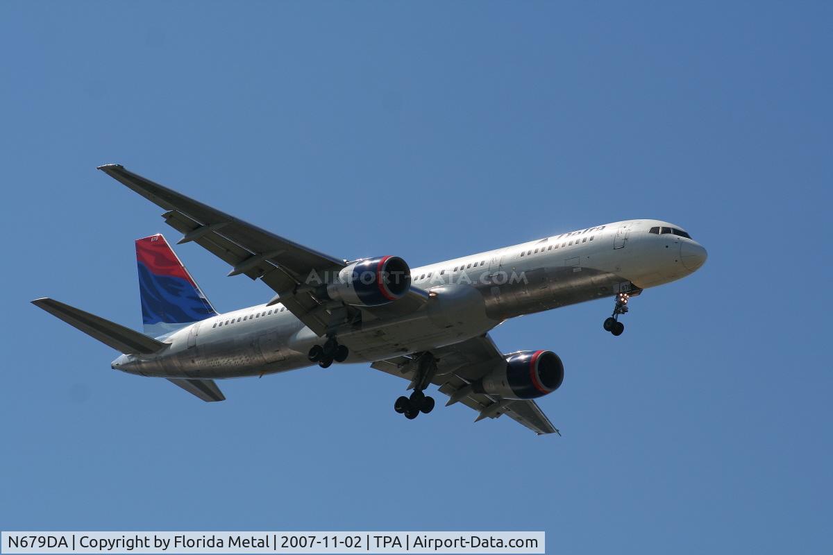 N679DA, 1992 Boeing 757-232 C/N 26955, Delta