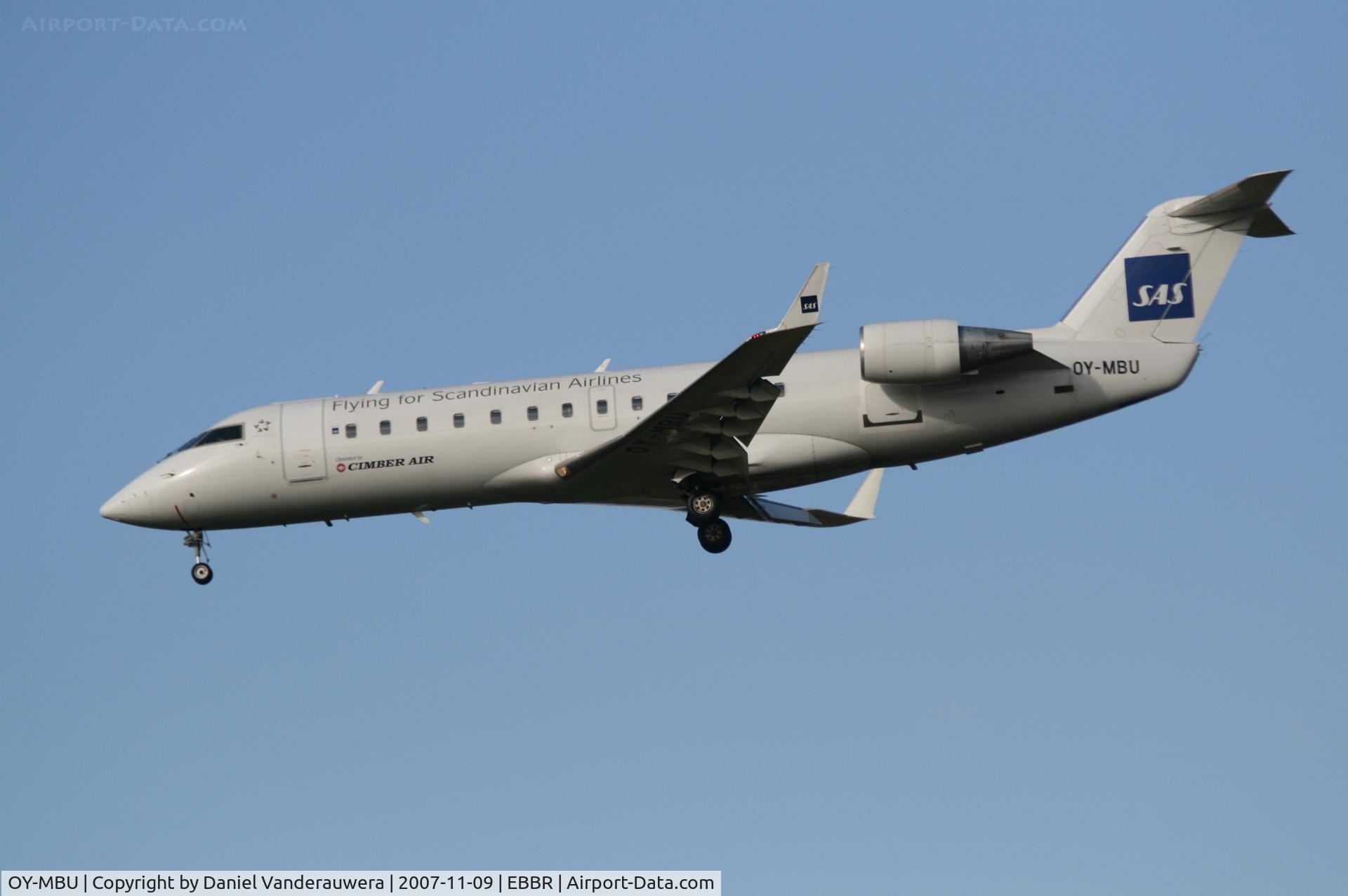 OY-MBU, 2000 Canadair CRJ-200LR (CL-600-2B19) C/N 7373, arrival of flight SK1595 to rwy 25L